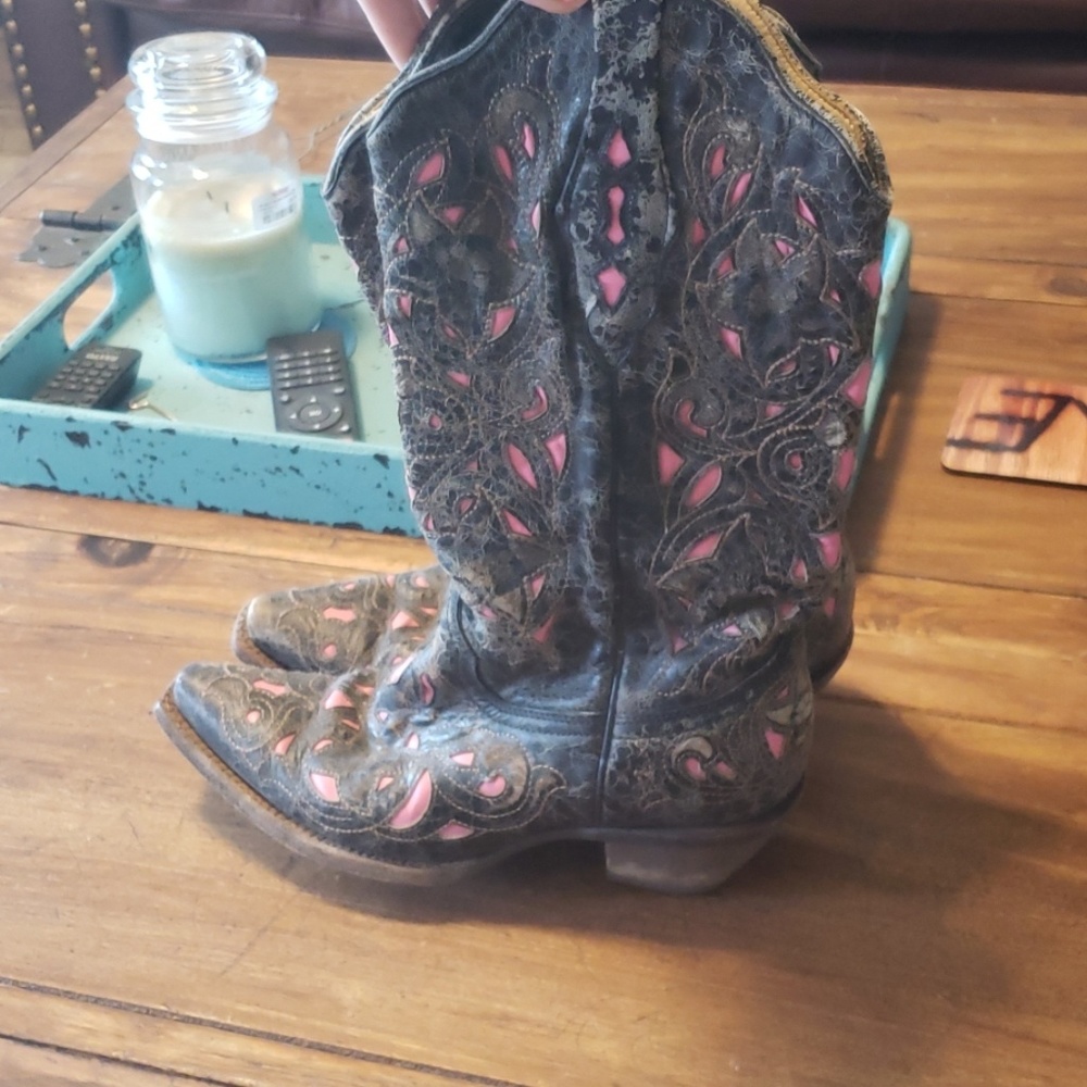 Boots pink!